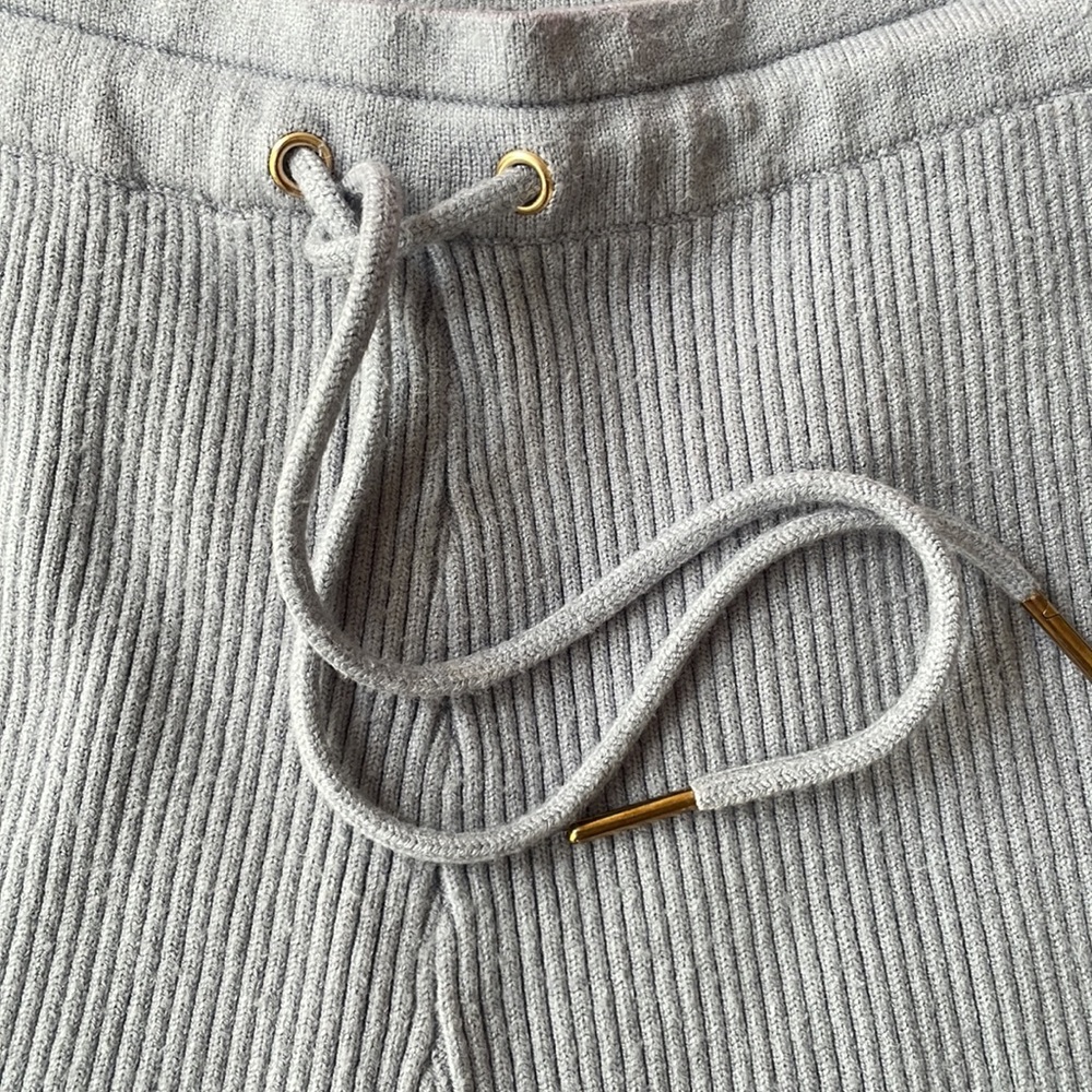 MESHKI Ribbed Shorts - Picture 4 of 7